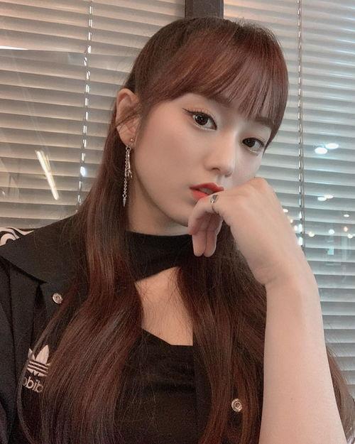 韩国美女主播嘉熙,魅力四溢的屏幕女神